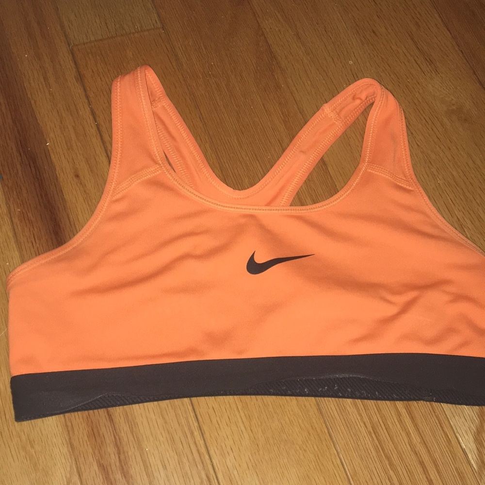 sports bra